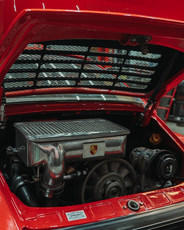 A Study on Battery Efficiency in Electric Vehicles Using Liquid Cooling Solutions